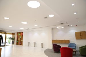 ساختمان شرکت کافه بازار - چراغ دایره ای لینو توکار