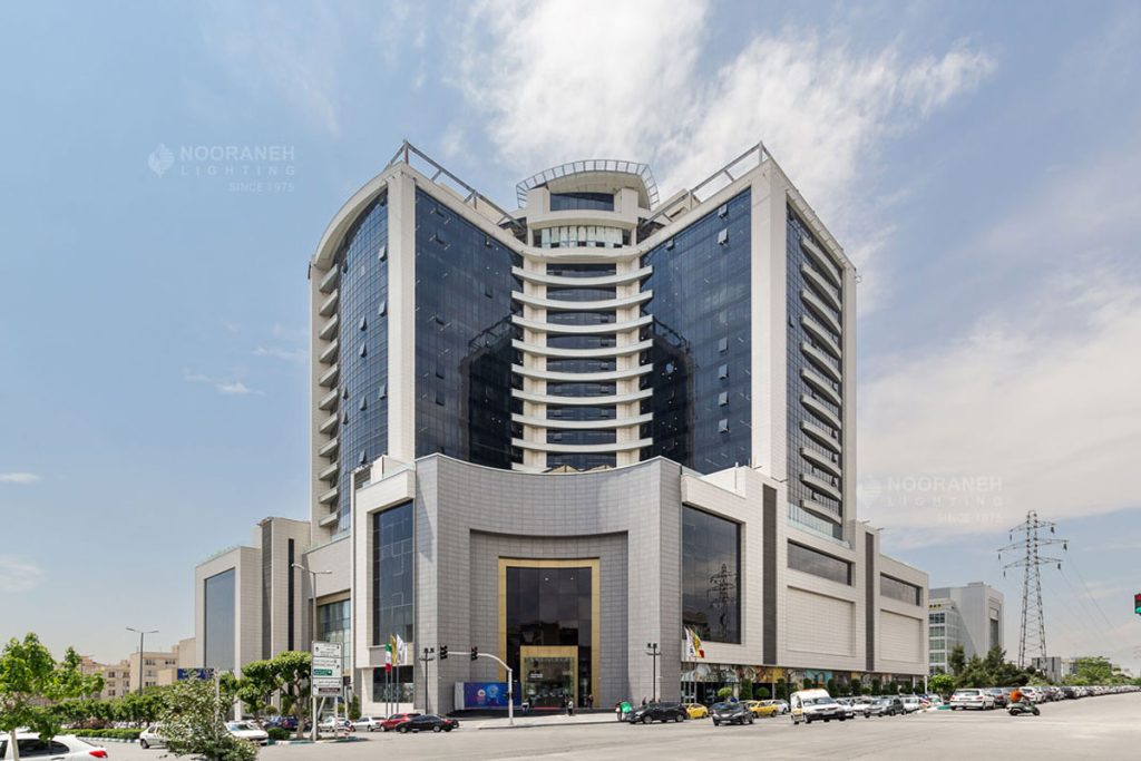 Manufacturing luminaires for the Hamila commercial complex